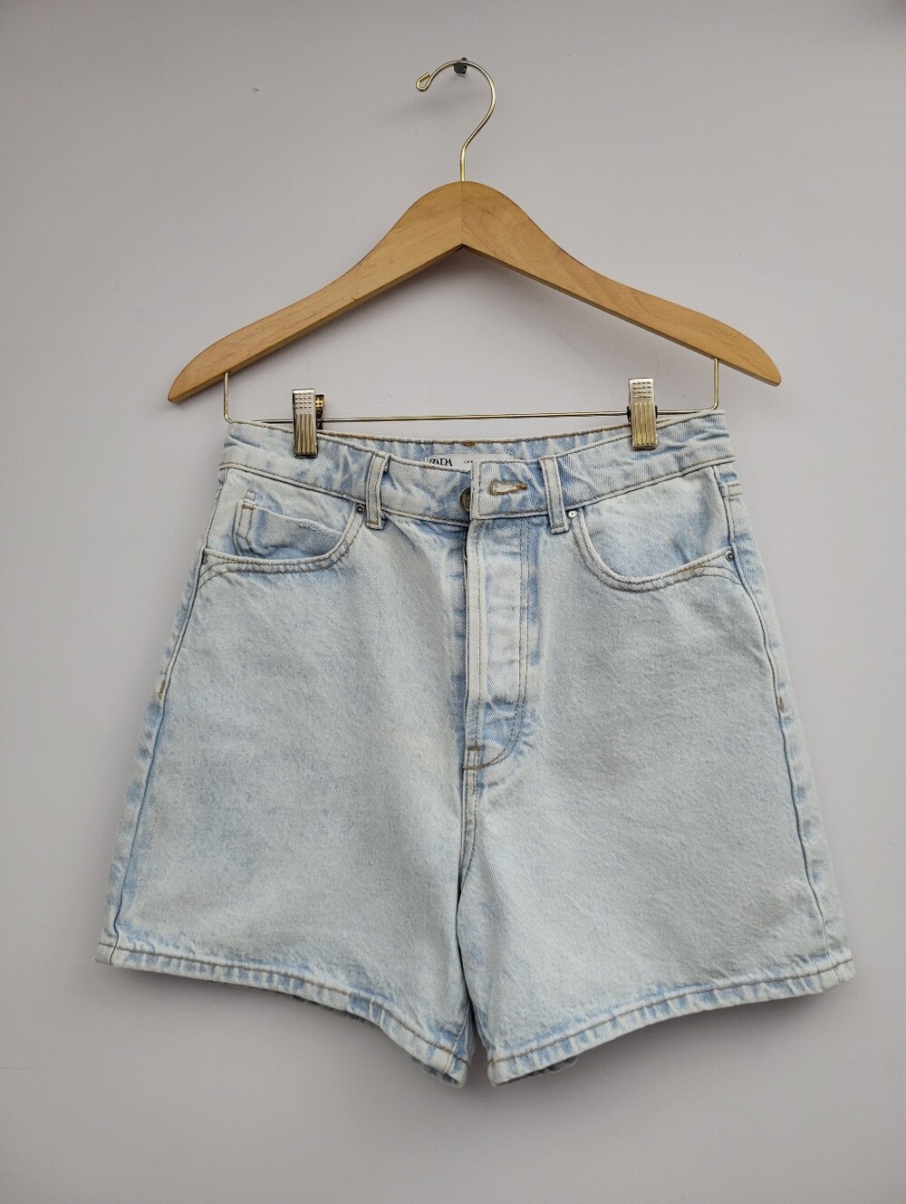 Zara Womens Button Fly High Rise Light Wash Denim Mom Shorts Sz 4